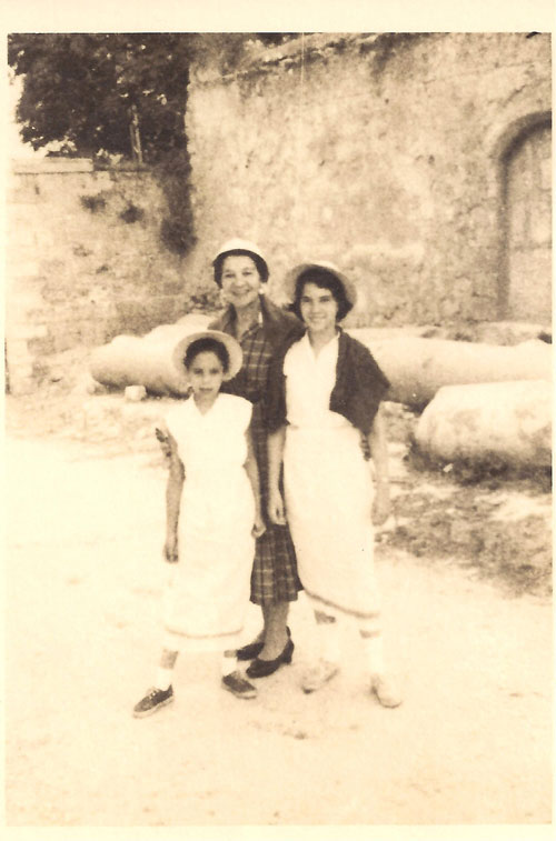 Barbara Dahl (left) with family in Israel, 1957